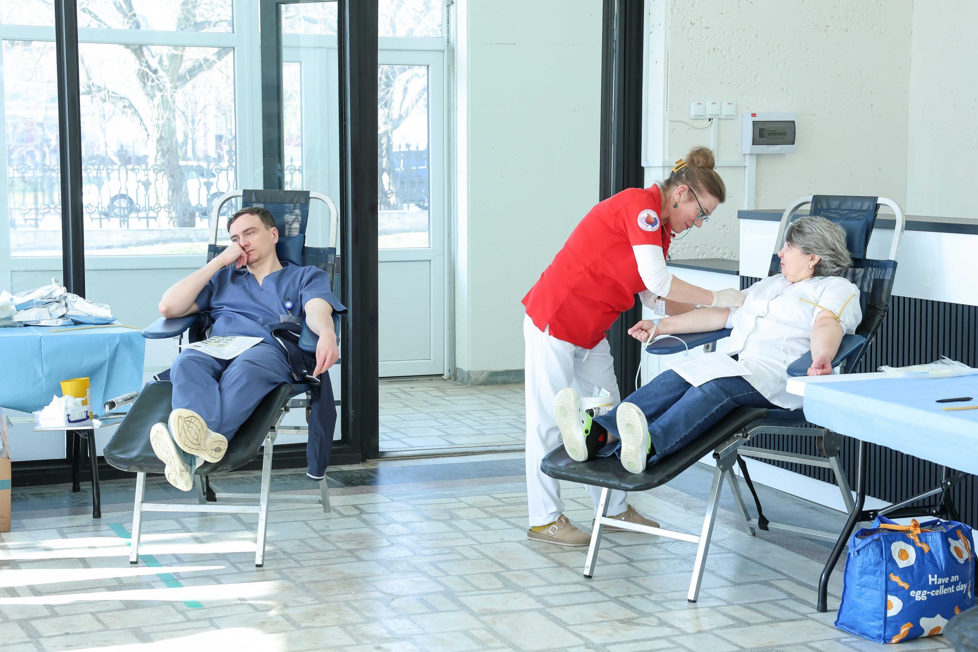 Solidaritate în acțiune: 60 de angajați ai Institutului Oncologic au donat sânge pentru pacienții care luptă pentru viață